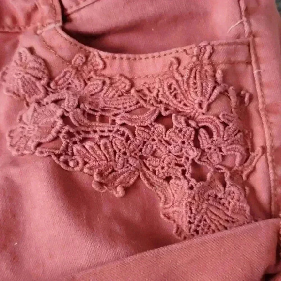 Mid-rise shorts - Picture 5 of 8